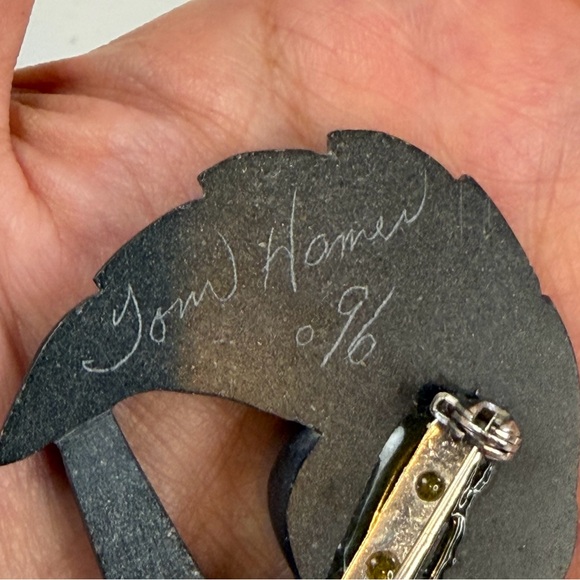 Vintage Signed Argillite Black Carved Brooch Pin 1990s Indigenous Birds Bird Art - Picture 4 of 6